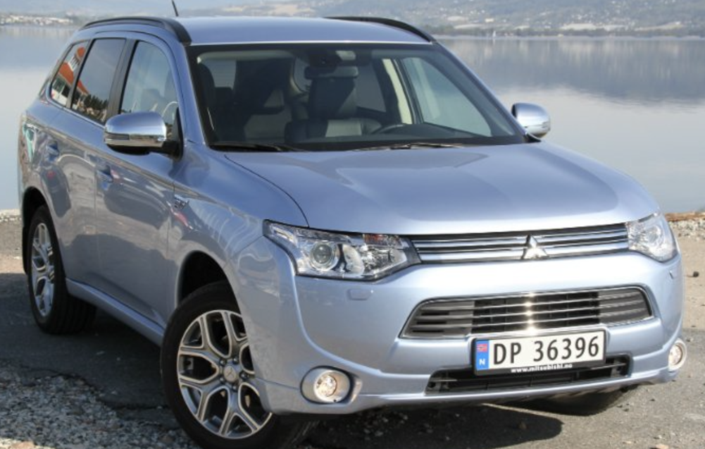 Braketter for Mitsubishi Outlander (Xenon) 2012-2014 - Lyshelten.no
